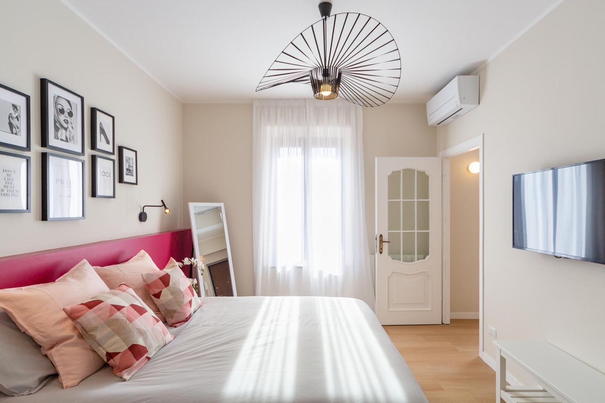 Just Urban Stays - Romantic Navigli Apartment Milan