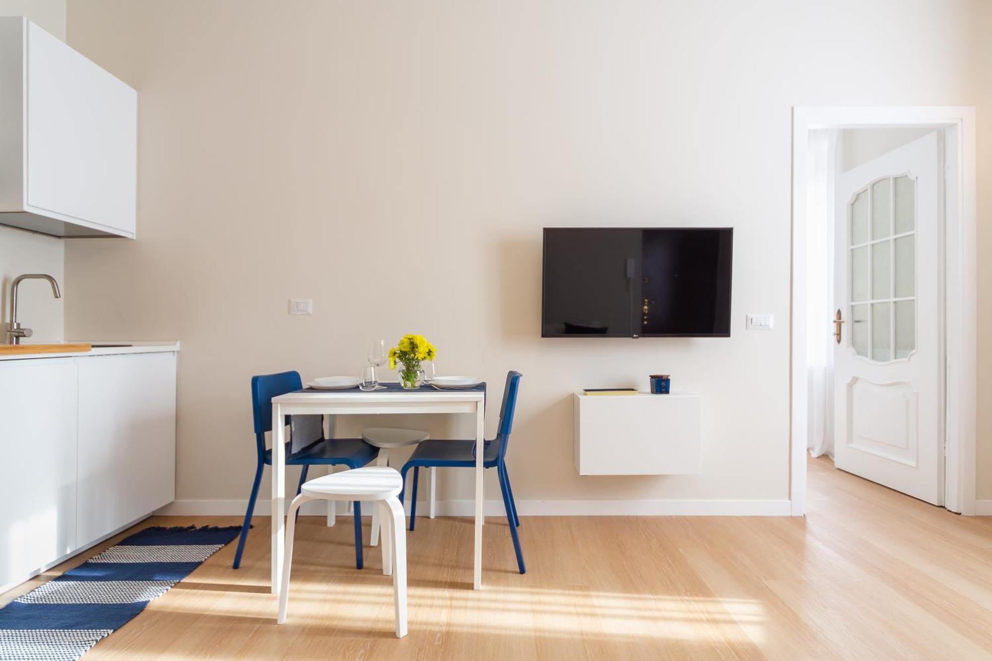 Just Urban Stays - Romantic Navigli Apartment